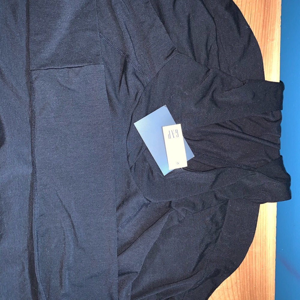 GAP black medium sweatshirt